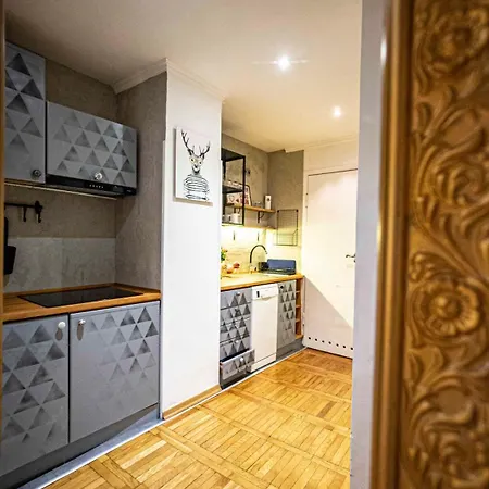 With Antique Furniture In The Old Town, Metro